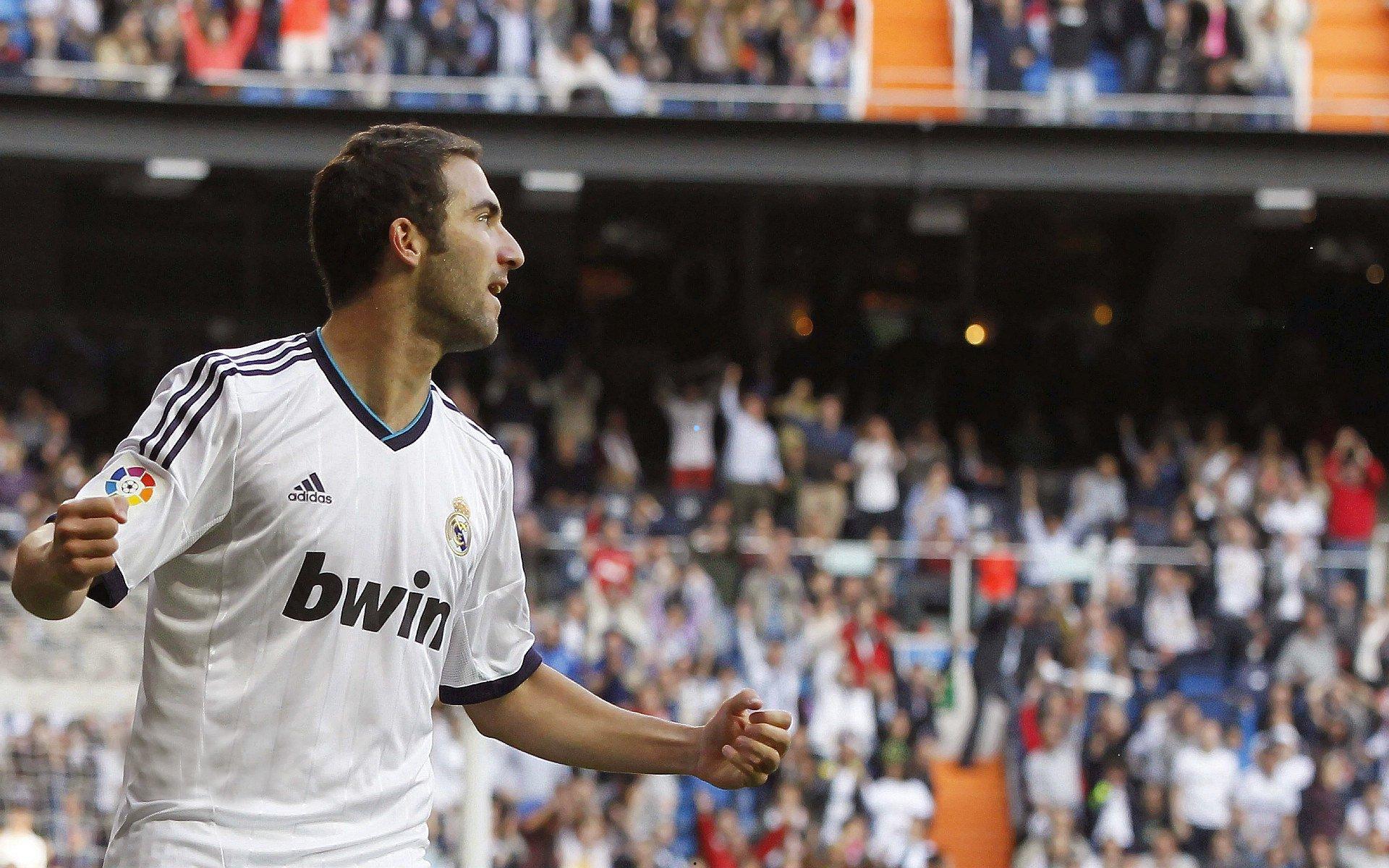 外线手感冰冷如霜!独行侠半场三分球21投仅5中陷苦战